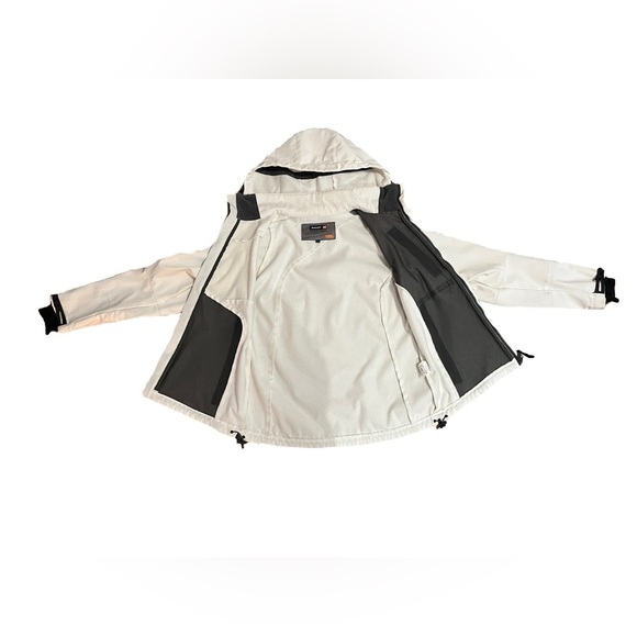 Millet Mountain By Experience women’s medium softshell performance jacket, white - Picture 2 of 15
